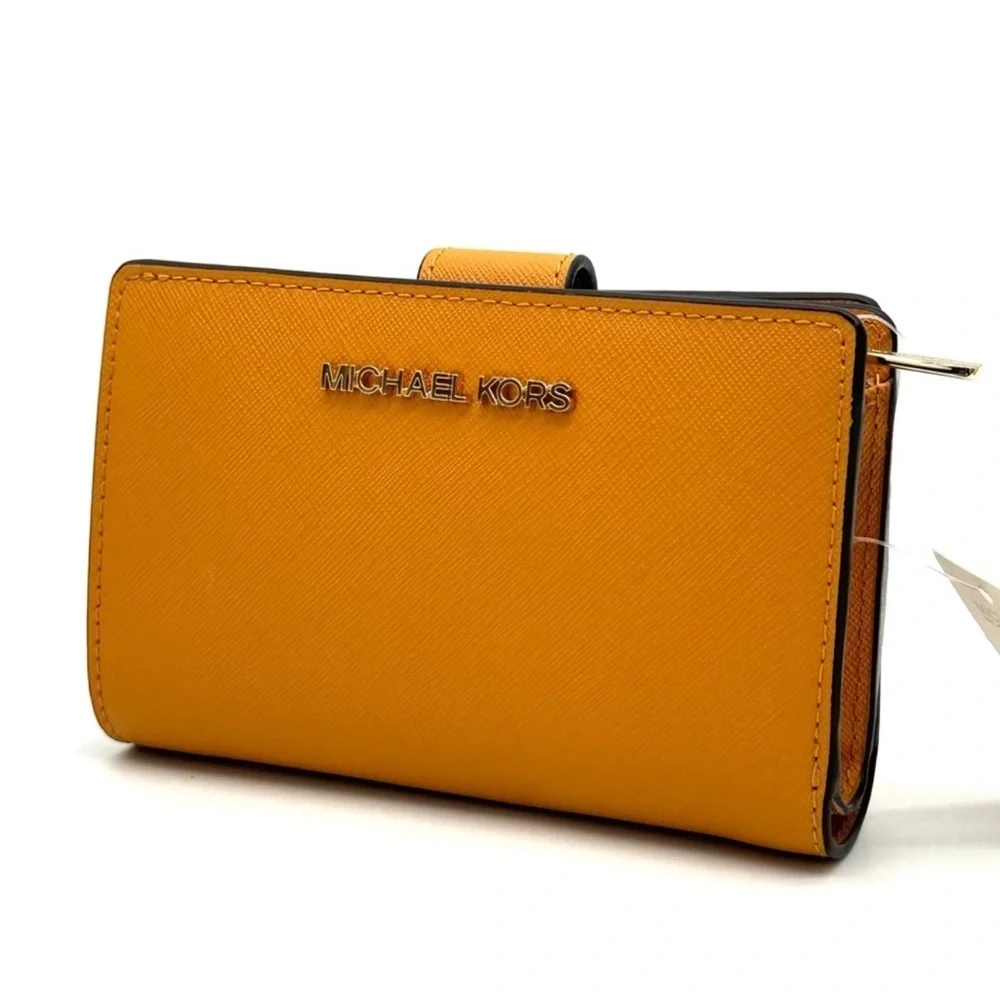Michael Kors Medium Bifold Zip Chain Wallet Cider